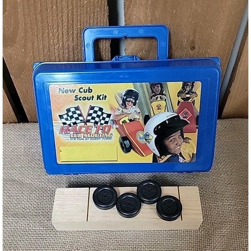 New Cub Scout Pinewood Derby Kit Vintage With Plastic Box Whirley Incomplete